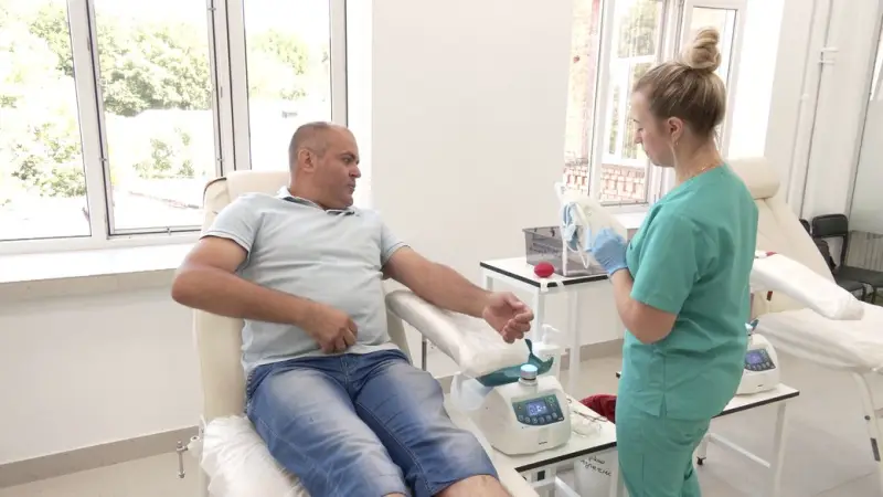 У Рівному бракує донорів: центр крові закликає щодня приходити щонайменше 70 людей